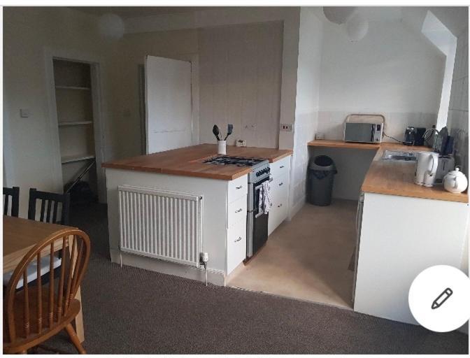 2Nd Floor Alexandra House אברפלדי מראה חיצוני תמונה